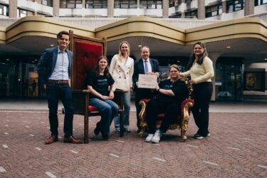 Jongeren Prinsjesdag 2025: jongeren eisen een stem in hun toekomst