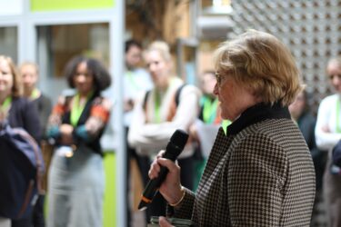 ‘Als volwassenen hun verantwoordelijkheid nemen, hoeven kinderen er niet alleen voor te staan.’