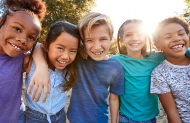 Wel/niet vaccineren: “Houd kinderen en jongeren niet klein, maak ze groot en sterk!”
